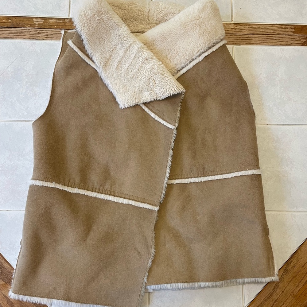 Tan Shearling Vest‎ with Cream Trim